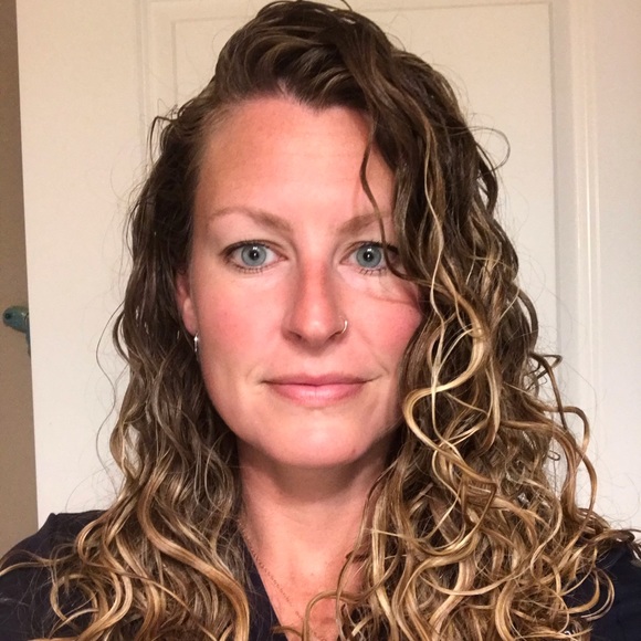 Meet your Posher, Alyssa - Picture 1 of 1